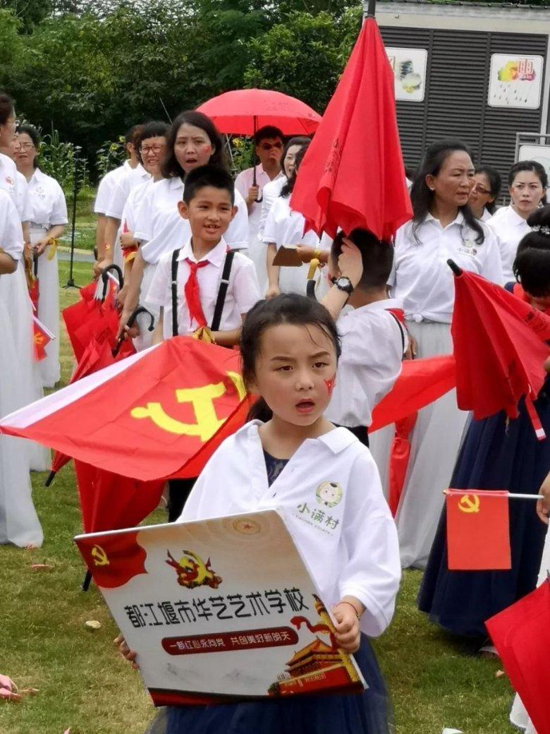 当好桥梁纽带 共享发展机遇——自治区政协港澳委员和特邀贵宾赴南宁、崇左考察侧记